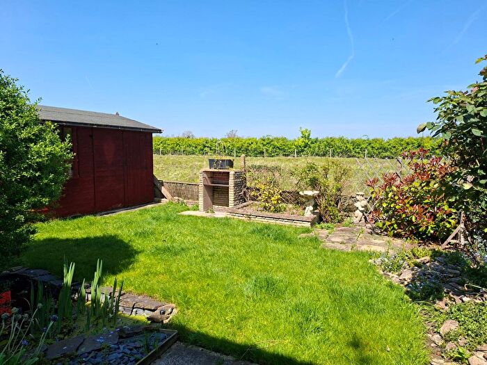 2 Bedroom Flat For Sale In Poplar Close, Knightcote, CV47