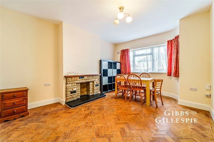 2 Bedroom Flat To Rent In Redesdale Gardens, Isleworth, TW7