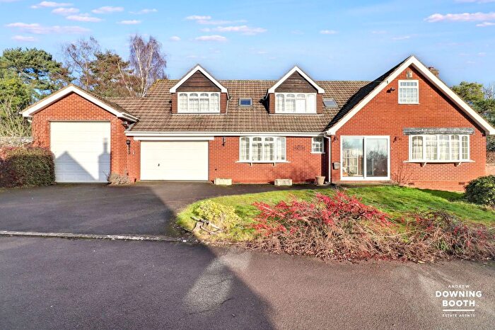 4 Bedroom Detached House For Sale In Gaia Lane, Lichfield, WS13