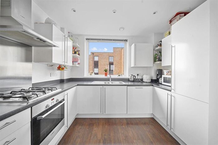 1 Bedroom Flat For Sale In Glengall Road, London, NW6
