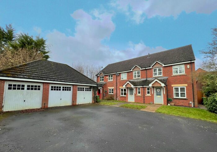 3 Bedroom Terraced House For Sale In Tutnall Drive, Hockley Heath, Solihull, B94