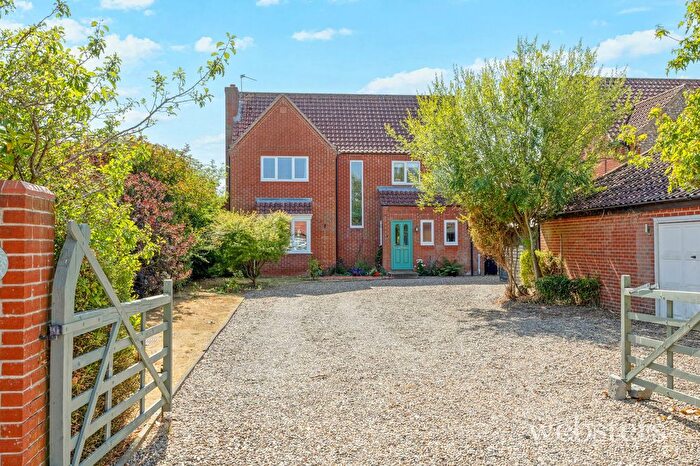 5 Bedroom Detached House For Sale In William Bush Close, Cawston, NR10