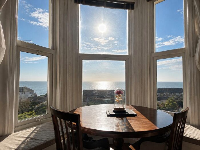 1 Bedroom Flat For Sale In The Crescent, Folkestone, Sandgate, CT20