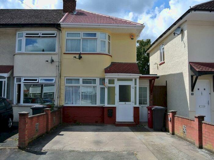 2 Bedroom Terraced House To Rent In Lewins Way, Slough, SL1