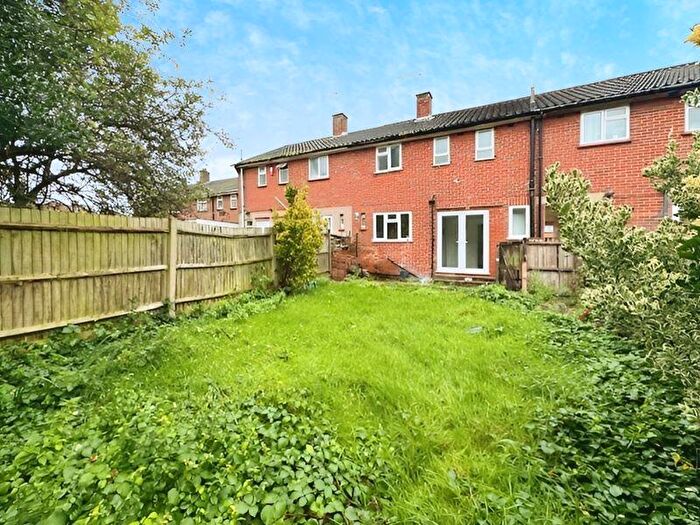 3 Bedroom Terraced House For Sale In Meadfield, Edgware, HA8