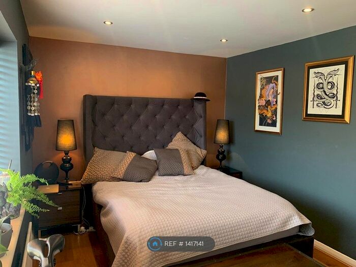 2 Bedroom Flat To Rent In Kirby Drive, Peacehaven, BN10