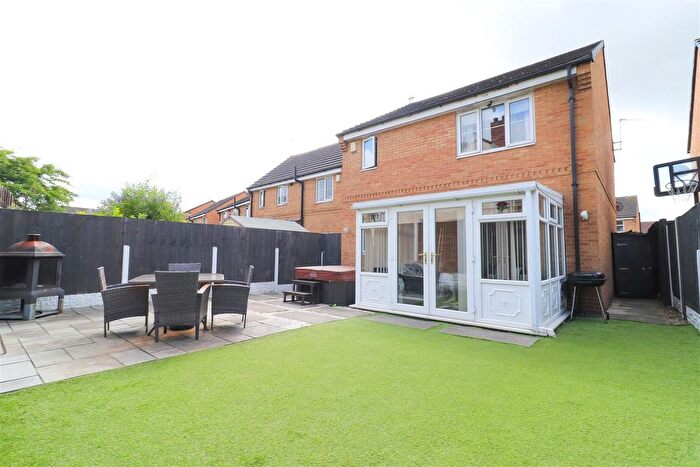 3 Bedroom Detached House For Sale In Champion Avenue, Castleford, WF10
