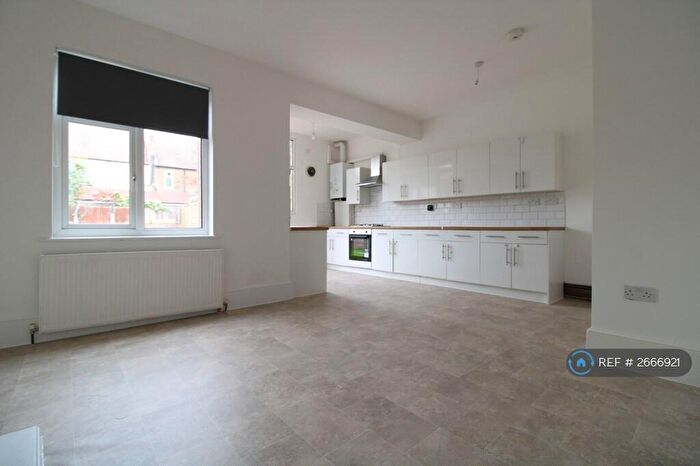 4 Bedroom Terraced House To Rent In Melrose Avenue, Mitcham, CR4