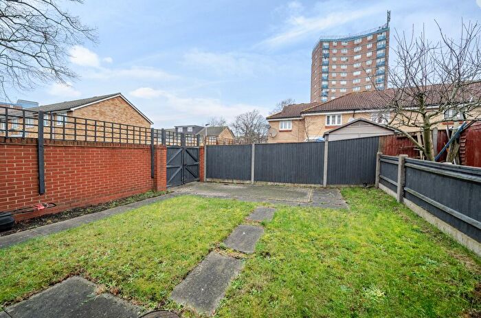 2 Bedroom Semi-Detached House For Sale In Grantham Road, London, E12