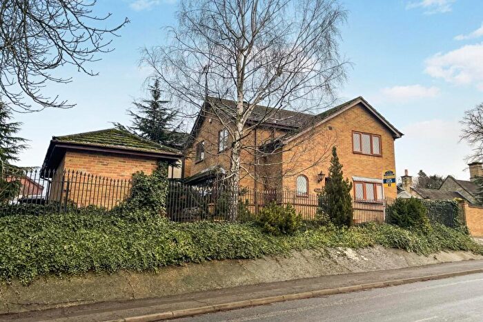 3 Bedroom Detached House For Sale In Wymington Park, Rushden, NN10