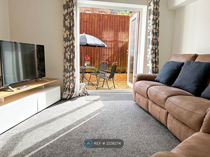 2 Bedroom Flat To Rent In St. Josephs Court, Cleethorpes, DN35