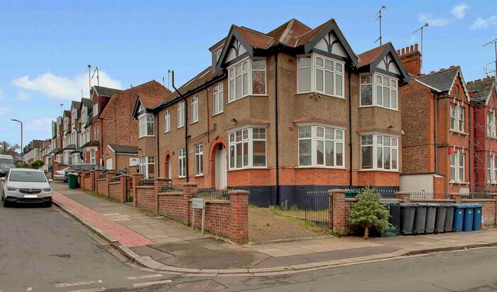2 Bedroom Flat To Rent In Eversleigh Road, Finchley, N3