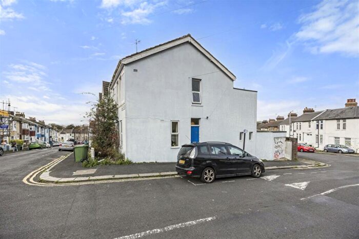 5 Bedroom End Of Terrace House To Rent In Agnes Street, Brighton, BN2