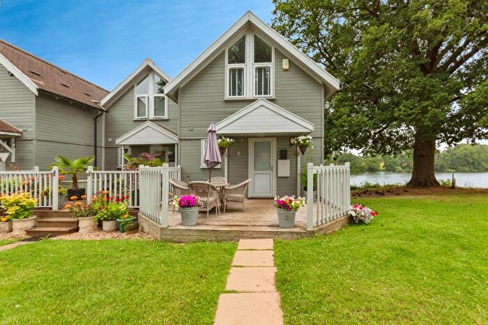 3 Bedroom Lodge For Sale In Lakeside, Overstone, Northampton, NN6