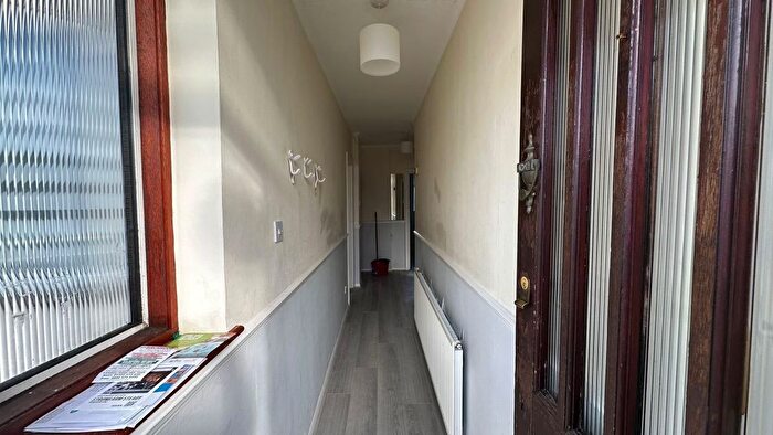 2 Bedroom Flat For Sale In - Tunnel Avenue, Greenwich, London, SE10
