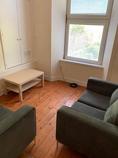 3 Bedroom Flat To Rent In Murieston Crescent, Edinburgh, EH11