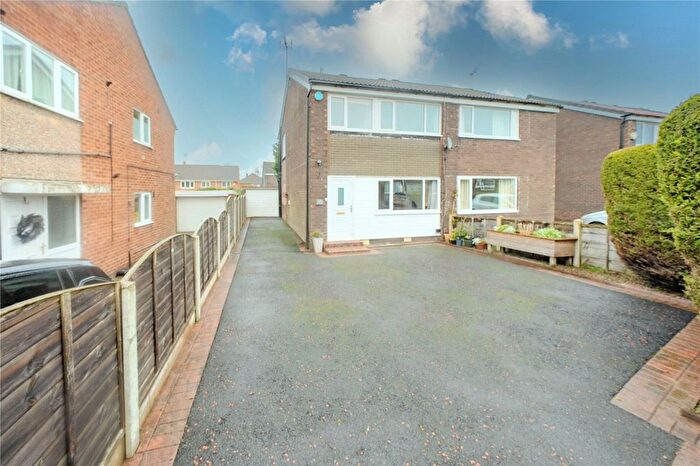 3 Bedroom Semi Detached House For Sale In Primley Park Drive, Leeds, West Yorkshire, LS17