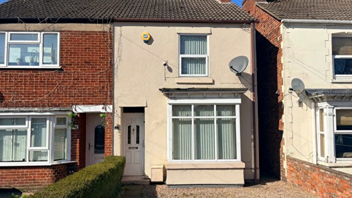 3 Bedroom Semi Detached House For Sale In Park Road, Spalding, Lincolnshire, PE11