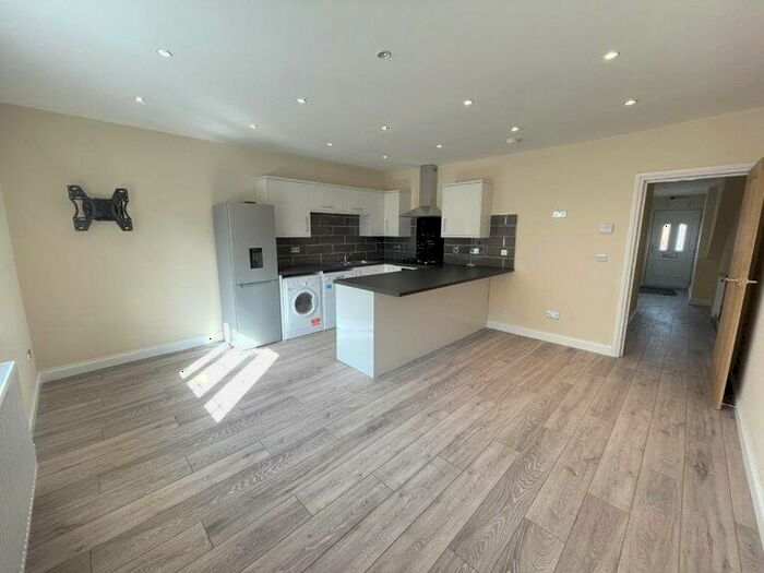 2 Bedroom Apartment To Rent In Harrogate Road, Leeds, LS17