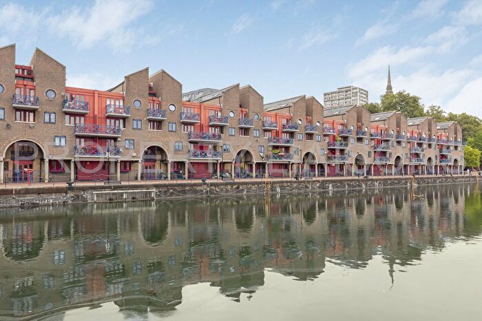 3 Bedroom Flat To Rent In Newlands Quay, Wapping, E1W