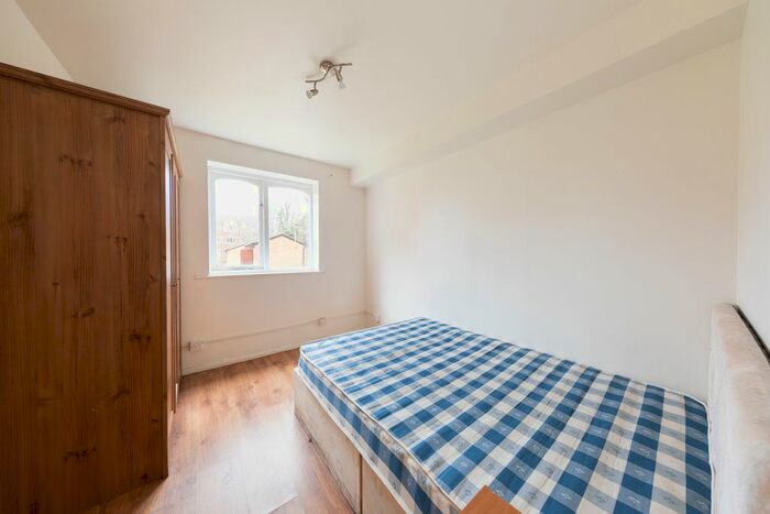 1 Bedroom Flat To Rent In Greenslade Road, Barking IG11