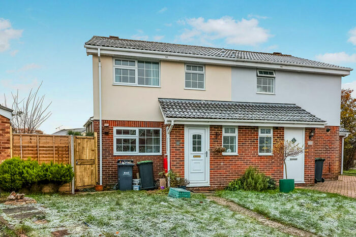 3 Bedroom Semi-Detached House To Rent In Farriers Way, Waterlooville, Hampshire, PO7