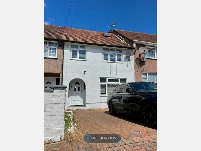 4 Bedroom Terraced House To Rent In Ballards Road, Neasden, NW2