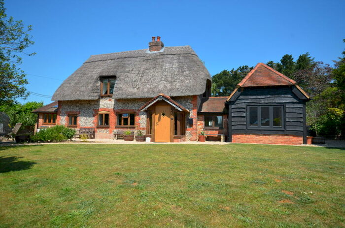 2 Bedroom Link Detached House For Sale In Maccallum Road, Upper Enham, Andover, Hampshire, SP11