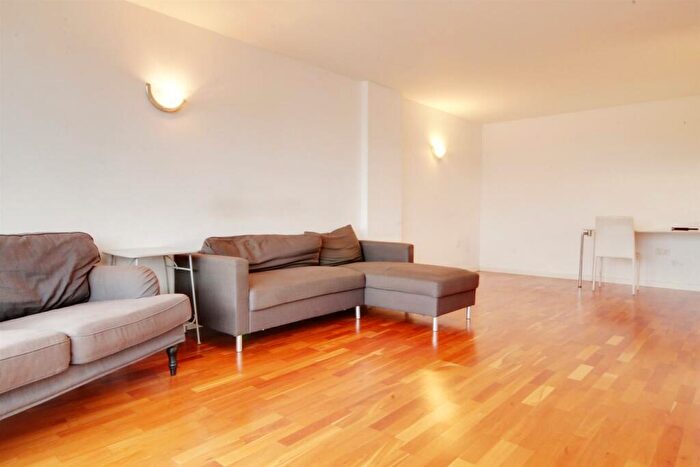 2 Bedroom Flat To Rent In Gainsborough Studios, Poole Street, London, N1
