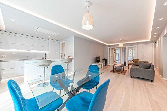 2 Bedroom Flat To Rent In Borough High Street, London Bridge, SE1