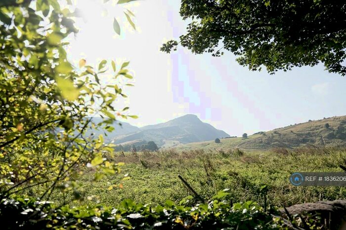 1 Bedroom Flat To Rent In Waverley Park, Edinburgh, EH8