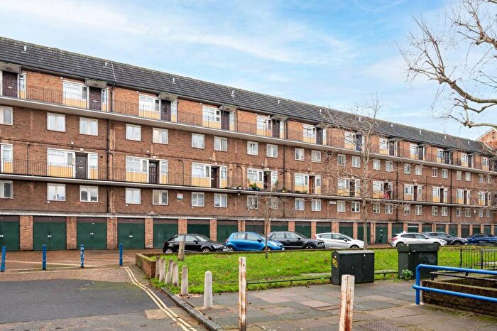 3 Bedroom Flat To Rent In Beckway Street, Elephant And Castle, London, SE17