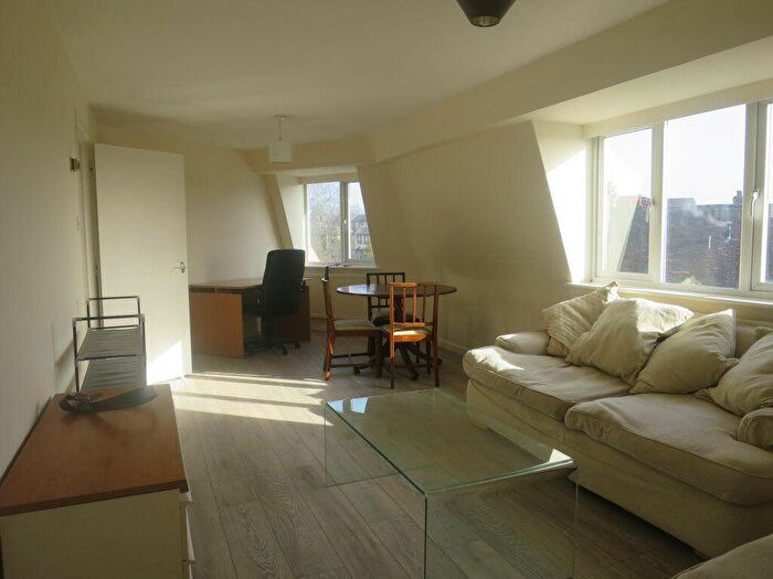 2 Bedroom Flat To Rent In London Road, OX3