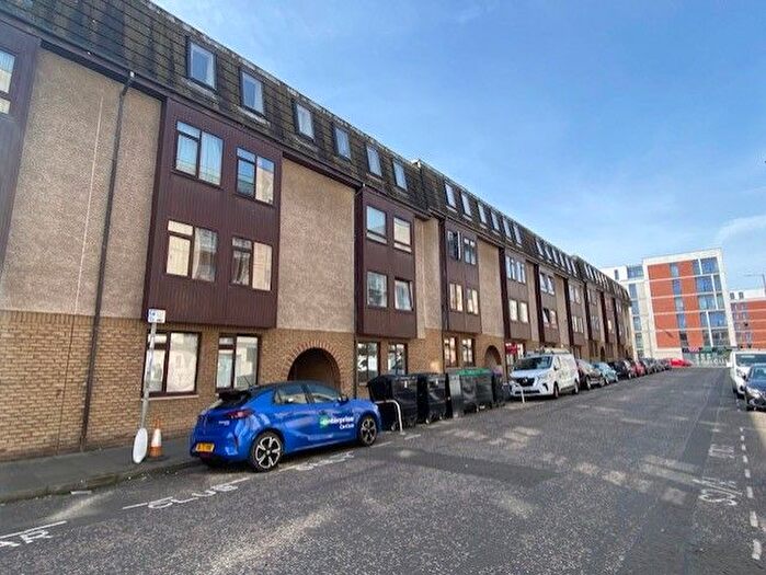 2 Bedroom Flat To Rent In Lochrin Place, Edinburgh, EH3