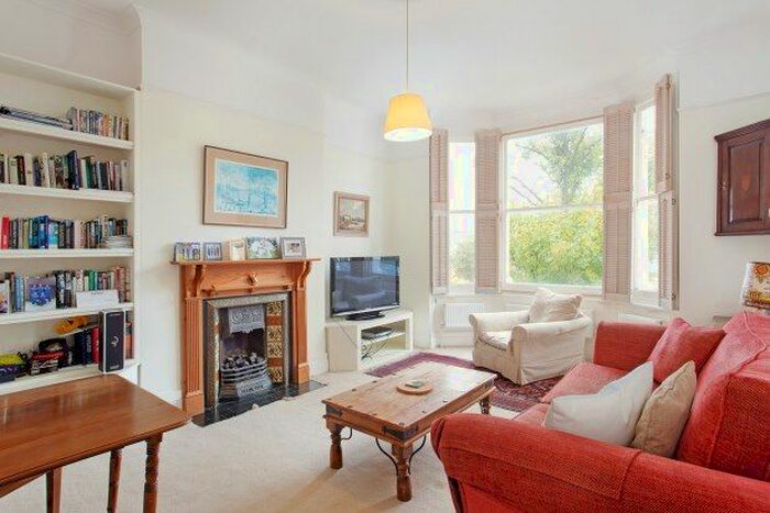 1 Bedroom Flat To Rent In West Hill Road, London, SW18