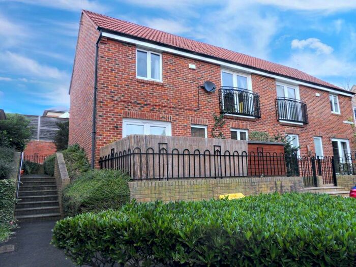 3 Bedroom House To Rent In Camden Square, North Shields, NE30