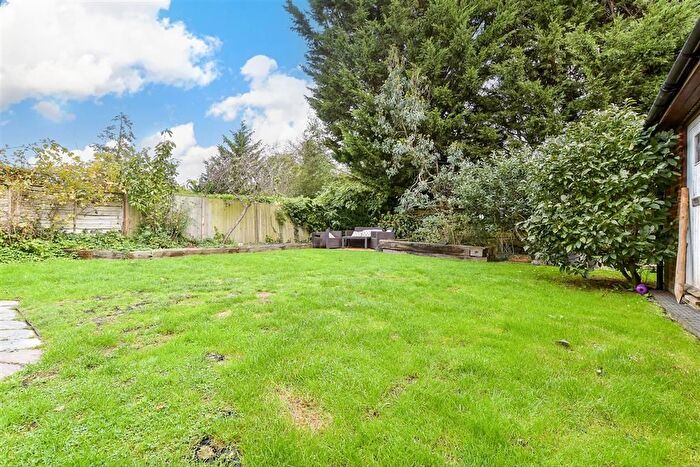 3 Bedroom Detached House For Sale In Headcorn Road, Biddenden, Ashford, Kent, TN27