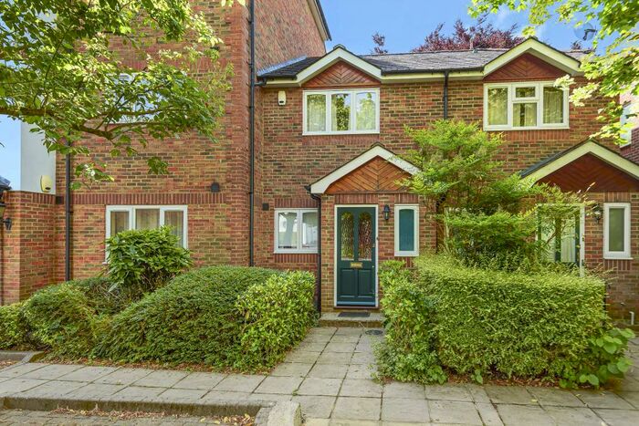 2 Bedroom Terraced House To Rent In Maidenhead, Berkshire, SL6