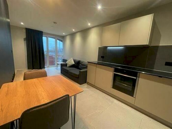 1 Bedroom Apartment To Rent In City Gardens, Castlefield, M15