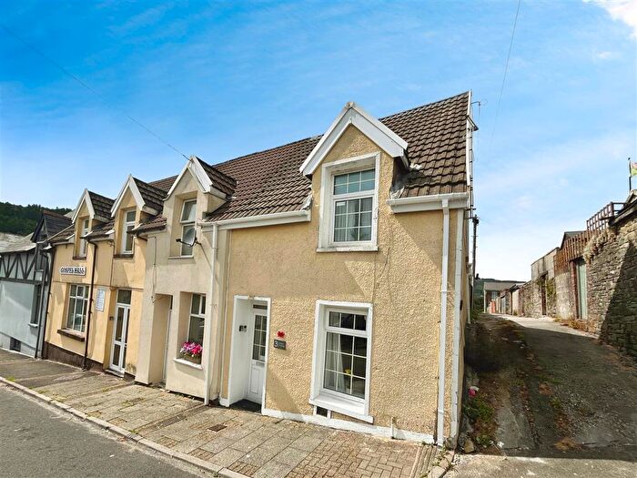 3 Bedroom House To Rent In Stuart Street, Treherbert, Treorchy, CF42