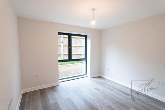 2 Bedroom Apartment To Rent In Ground Floor Flat, St Marys Road, Greenhithe, Kent, DA9
