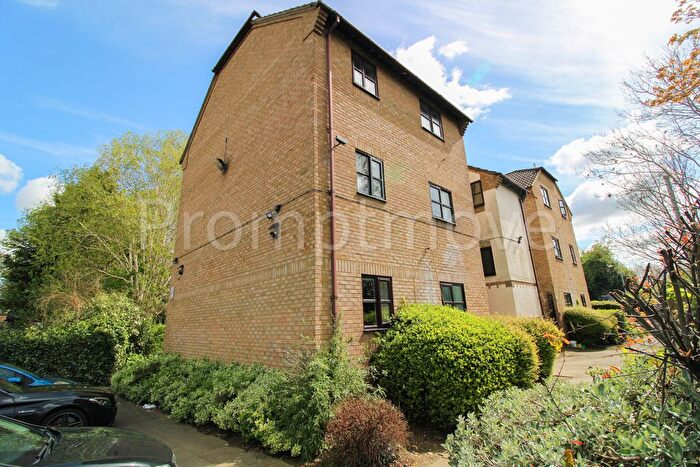 2 Bedroom Property To Rent In The Ridings, Luton, LU3