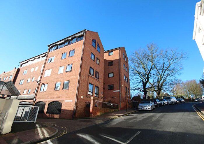 2 Bedroom Flat To Rent In Church Street, Brighton, BN1