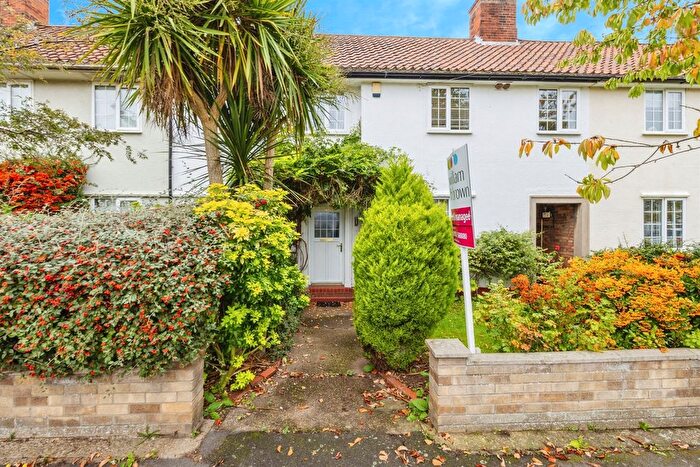3 Bedroom Terraced House For Sale In Hartsholme Drive, Lincoln, LN6