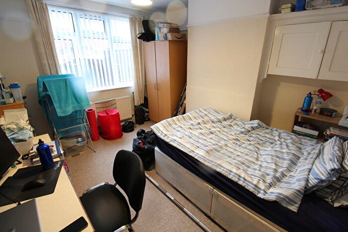 4 Bedroom Semi Detached House To Rent In Burgess Road, Southampton, SO16