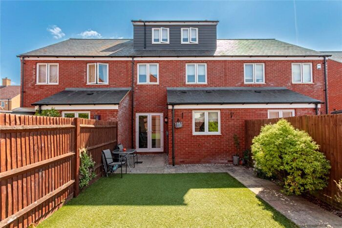 4 Bedroom Terraced House For Sale In Alder Wynd, Silsoe, Bedfordshire, MK45