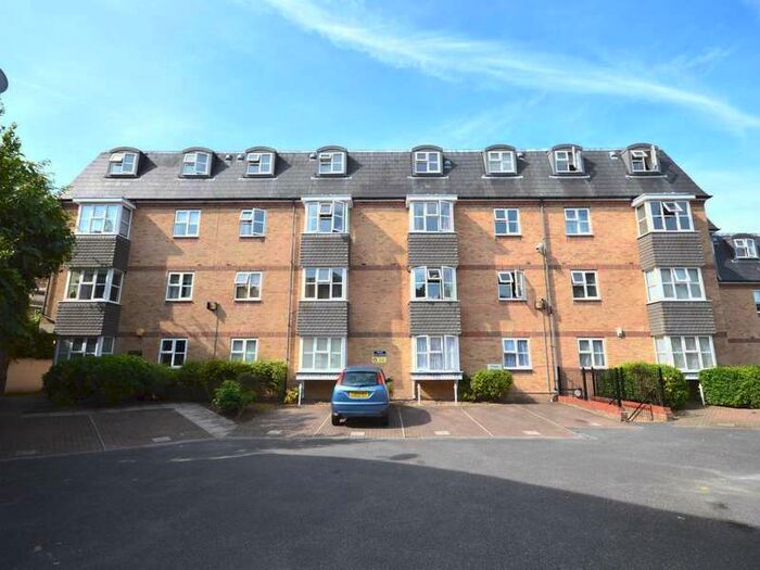 1 Bedroom Apartment To Rent In Darwin Court Gravel Walk, Rochester, Kent, ME1