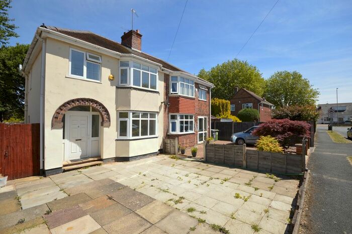 3 Bedroom Semi-Detached House To Rent In Warstones Crescent, Wolverhampton, West Midlands, WV4