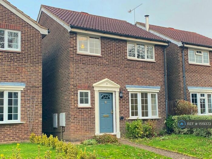 3 Bedroom Detached House To Rent In Scotland Close, Ash Vale, GU12