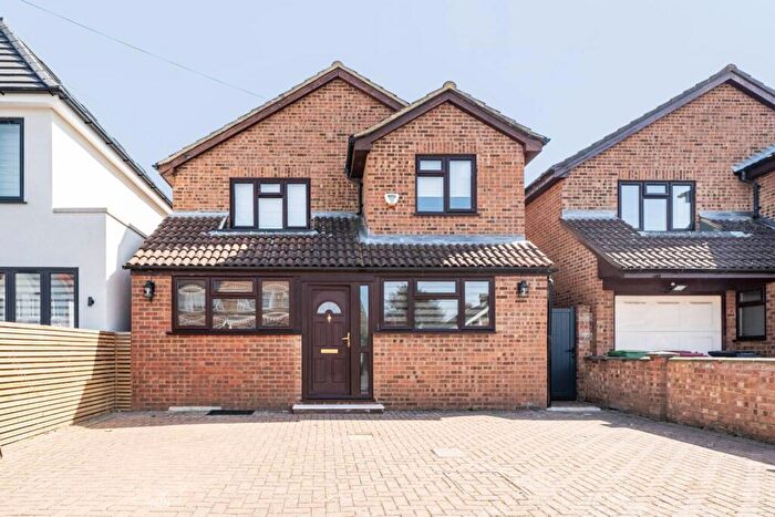 5 Bedroom Detached House For Sale In Chestnut Avenue, Langley, Slough, SL3